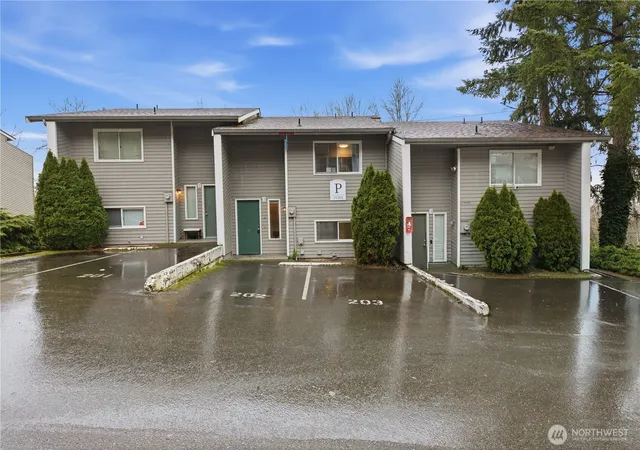 Photo 2 of Condo for sale at 31501 106th Place Se #P2, Auburn, WA 98092 | MLS# NWM2501196 | Listing updated on 2026-09-17