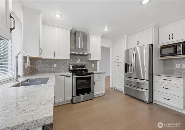 Photo 3 of Single family home for sale at 27213 32nd Place S, Auburn, WA 98001 | MLS# NWM2501282 | Listing updated on 2026-09-17