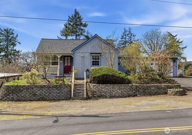 Single family home for sale at 319 N 3rd Street, Kalama, WA 98625 | MLS# NWM2501528