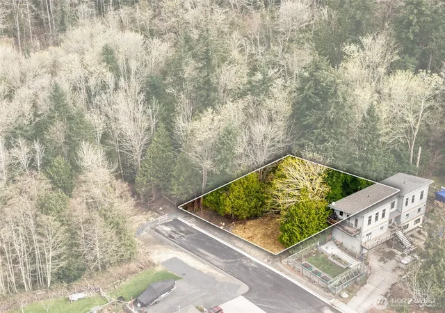 Photo 2 of Sale Pending at 813 41st, Bellingham, WA 98229 | MLS# NWM2501539 | Listing updated on 2026-09-25