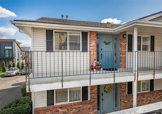 Photo 2 of Condo for sale at 223 Judson St Aly #201, Lynden, WA 98264 | MLS# NWM2501577 | Listing updated on 2026-09-17
