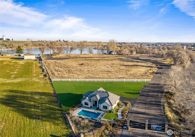 Photo 2 of Land for sale at 1 Valley Rd Ne #1, Moses Lake, WA 98837 | MLS# NWM2501654 | Listing updated on 2026-09-17