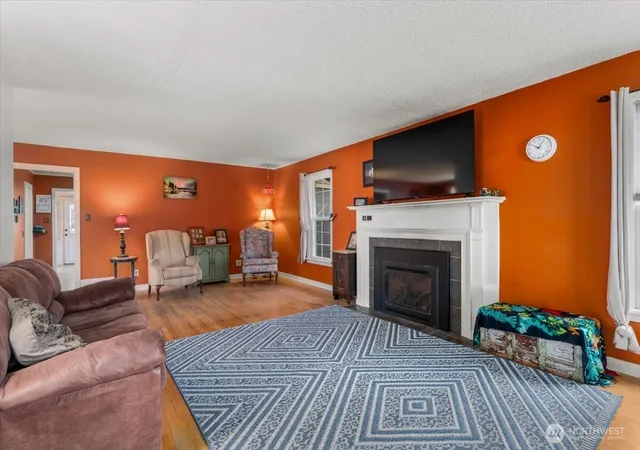 Photo 3 of Single family home for sale at 225 S Division St, Cashmere, WA 98815 | MLS# NWM2501734 | Listing updated on 2026-09-17