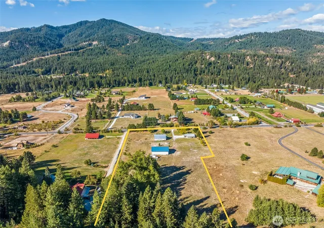 Photo 3 of Single family home for sale at 18451 Camp 12 Rd, Leavenworth, WA 98826 | MLS# NWM2501782 | Listing updated on 2026-09-24