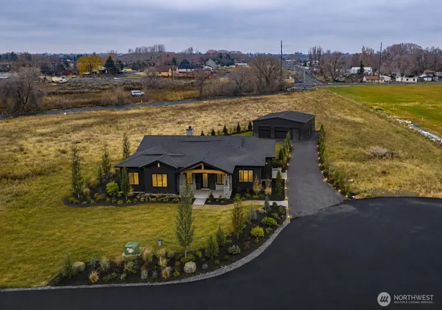Photo 1 of Land for sale at 8 Valley Rd Ne #8, Moses Lake, WA 98837 | MLS# NWM2501797 | Listing updated on 2026-09-17