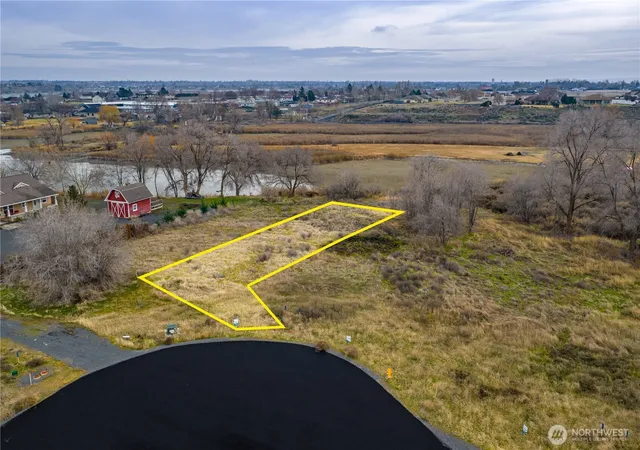 Photo 1 of Land for sale at 17 Valley Rd Ne #17, Moses Lake, WA 98837 | MLS# NWM2501815 | Listing updated on 2026-09-17