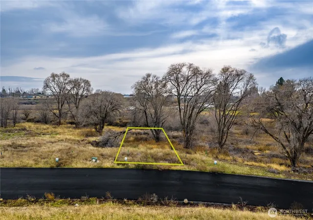 Photo 1 of Land for sale at 21 Valley Rd Ne #21, Moses Lake, WA 98837 | MLS# NWM2501826 | Listing updated on 2026-09-17