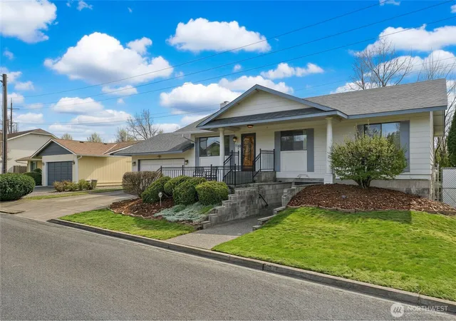 Photo 1 of Multi family home for sale at 1140 Se Colonial Dr, College Place, WA 99324 | MLS# NWM2501897 | Listing updated on 2026-09-17