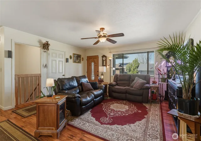 Photo 3 of Multi family home for sale at 1140 Se Colonial Dr, College Place, WA 99324 | MLS# NWM2501897 | Listing updated on 2026-09-17