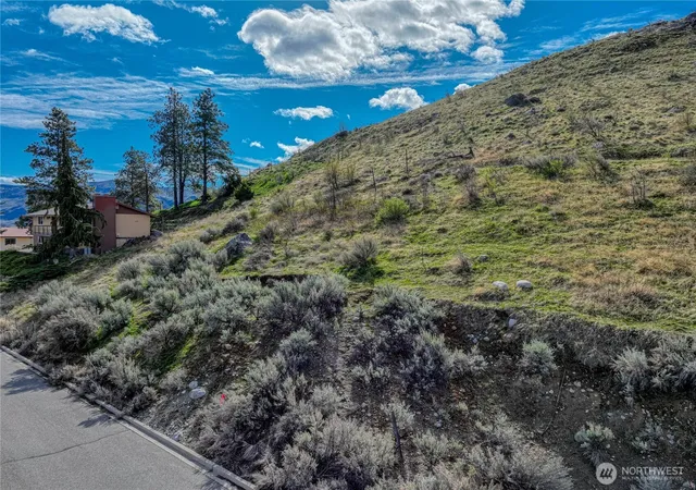 Photo 4 of Land for sale at 0 E Lot 11 Franklin St, Chelan, WA 98816 | MLS# NWM2501907 | Listing updated on 2026-09-17