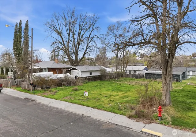 Photo 3 of Land for sale at 1528 N Buell St, Moses Lake, WA 98837 | MLS# NWM2502013 | Listing updated on 2026-09-17