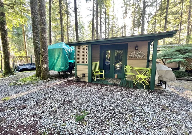 Photo 3 of Manufactured home for sale at 240 Shinn Cyn Dr, Deming, WA 98244 | MLS# NWM2502095 | Listing updated on 2026-09-17