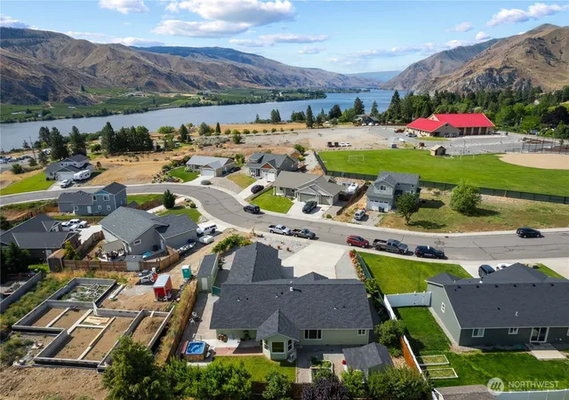 Photo 3 of Single family home for sale at 1010 Crst Loop, Entiat, WA 98822 | MLS# NWM2502098 | Listing updated on 2026-10-01