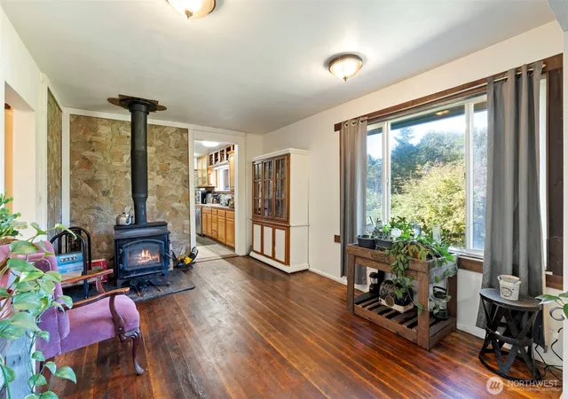 Photo 3 of Single family home for sale at 715 Copalis Beach Rd, Copalis Beach, WA 98535 | MLS# NWM2502473 | Listing updated on 2026-09-17