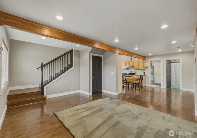 Photo 4 of Sale Pending at 1215 30th Avenue, Longview, WA 98632 | MLS# NWM2502992 | Listing updated on 2026-09-17