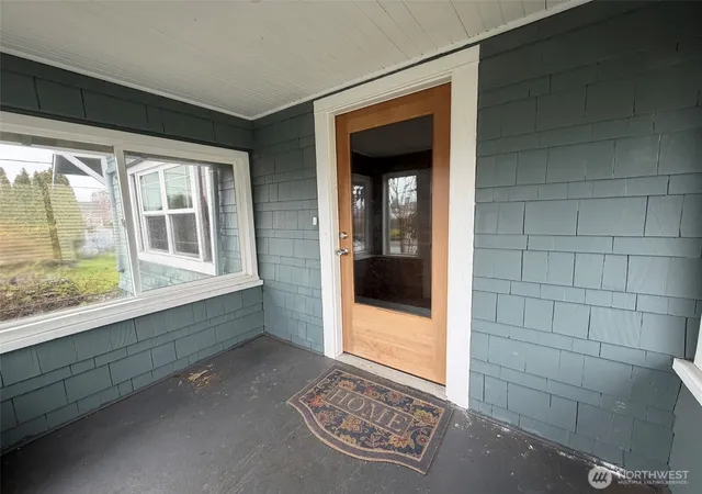 Photo 3 of Single family home for sale at 918 W Cushing St, Aberdeen, WA 98520 | MLS# NWM2505103 | Listing updated on 2026-09-28