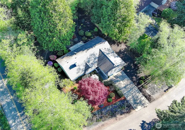 Photo 2 of Single family home for sale at 33 Goldfinch Ln, Port Ludlow, WA 98365 | MLS# NWM2505429 | Listing updated on 2026-09-16