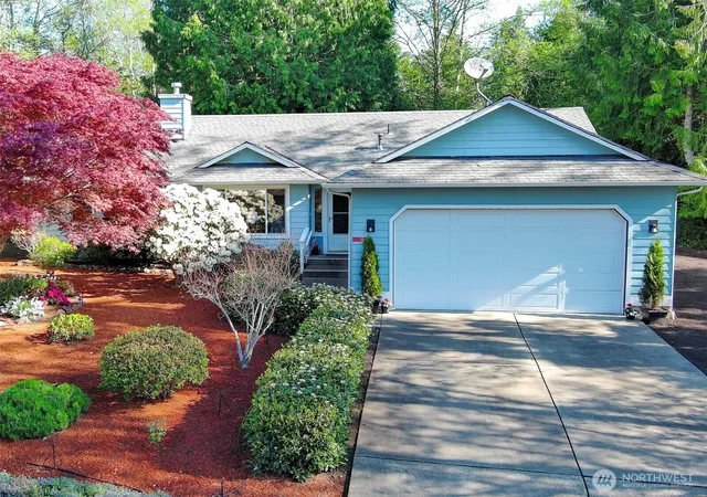 Photo 3 of Single family home for sale at 33 Goldfinch Ln, Port Ludlow, WA 98365 | MLS# NWM2505429 | Listing updated on 2026-09-16