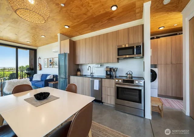 Photo 3 of Condo for sale at 23648 Cliffe Pointe Rd Nw #10C, Quincy, WA 98848 | MLS# NWM2508761 | Listing updated on 2026-09-21