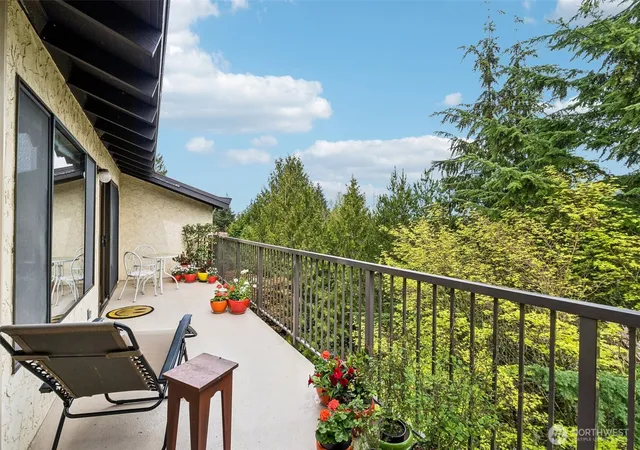 Photo 1 of Sale Pending at 17918 23rd Lane Ne #302, Shoreline, WA 98155 | MLS# NWM2509556 | Listing updated on 2026-09-30