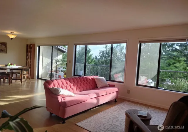 Photo 3 of Sale Pending at 17918 23rd Lane NE #302, Shoreline, WA 98155 | MLS# NWM2509556 | Listing updated on 2026-09-30