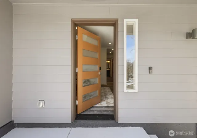 Photo 3 of Single family home for sale at 21 Arlberg Pl, Snoqualmie Pass, WA 98068 | MLS# NWM2509775 | Listing updated on 2026-09-18