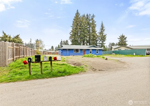 Photo 4 of Single family home for sale at 31 Sunrise Pl, Port Angeles, WA 98362 | MLS# NWM2511510 | Listing updated on 2026-09-25