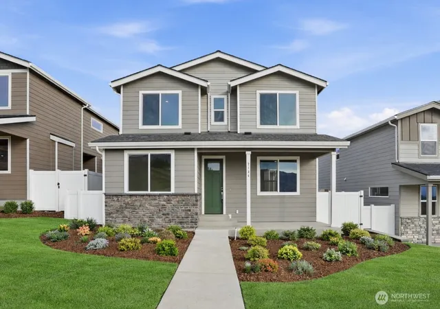Single family home for sale at 2125 Maple St, Wenatchee, WA 98801 | MLS# NWM2512381 | Listing updated on 2026-09-16