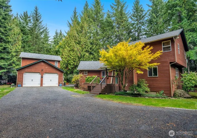 Photo 2 of Single family home for sale at 1038 Ne Blue Ridge Dr, Poulsbo, WA 98370 | MLS# NWM2512449 | Listing updated on 2026-10-01