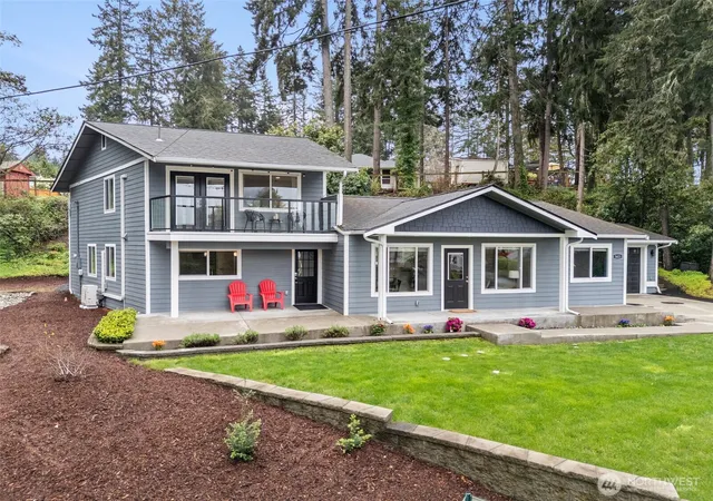 Photo 2 of Single family home for sale at 3021 Marine Dr, Bremerton, WA 98312 | MLS# NWM2512593 | Listing updated on 2026-09-17
