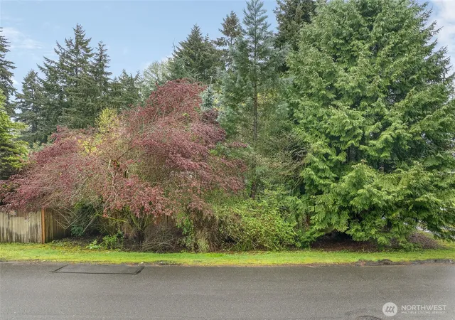Photo 3 of Sale Pending at 31021 20th Avenue S, Federal Way, WA 98003 | MLS# NWM2513002 | Listing updated on 2026-09-09