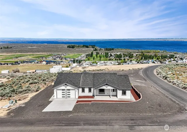 Photo 2 of Single family home for sale at 6820 Rd 88 Se, Othello, WA 99344 | MLS# NWM2514066 | Listing updated on 2026-09-26