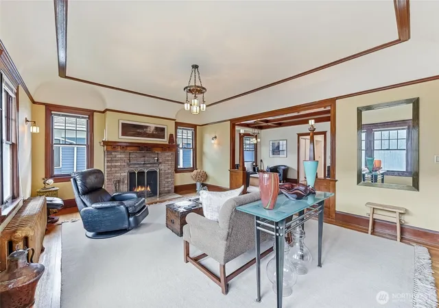 Photo 4 of Multi family home for sale at 2025 Boylston Ave E, Seattle, WA 98102 | MLS# NWM2515956 | Listing updated on 2026-09-21