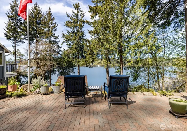 Photo 2 of Sale Pending at 291 E Midway Ln, Shelton, WA 98584 | MLS# NWM2516016 | Listing updated on 2026-09-16