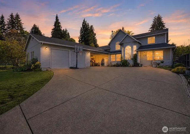 Single family home for sale at 4714 NW Division Ave, Vancouver, WA 98663 | MLS# NWM2516240