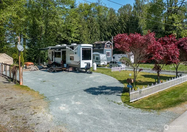 Photo 4 of Sale Pending at 23727 Cove Rd, Sedro Woolley, WA 98284 | MLS# NWM2516327 | Listing updated on 2026-09-22