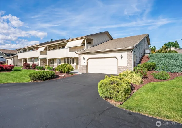 Photo 1 of Condo for sale at 1380 Eastmont Ave #1203, East Wenatchee, WA 98802 | MLS# NWM2516426 | Listing updated on 2026-09-21