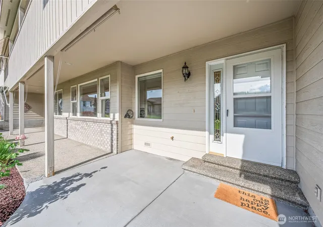 Photo 2 of Condo for sale at 1380 Eastmont Ave #1203, East Wenatchee, WA 98802 | MLS# NWM2516426 | Listing updated on 2026-09-21