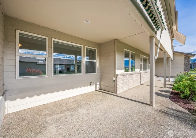 Photo 3 of Condo for sale at 1380 Eastmont Ave #1203, East Wenatchee, WA 98802 | MLS# NWM2516426 | Listing updated on 2026-09-21
