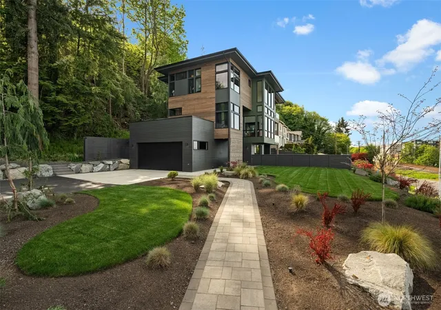 Photo 3 of Single family home for sale at 4802 N Waterview St, Tacoma, WA 98407 | MLS# NWM2516690 | Listing updated on 2026-09-25