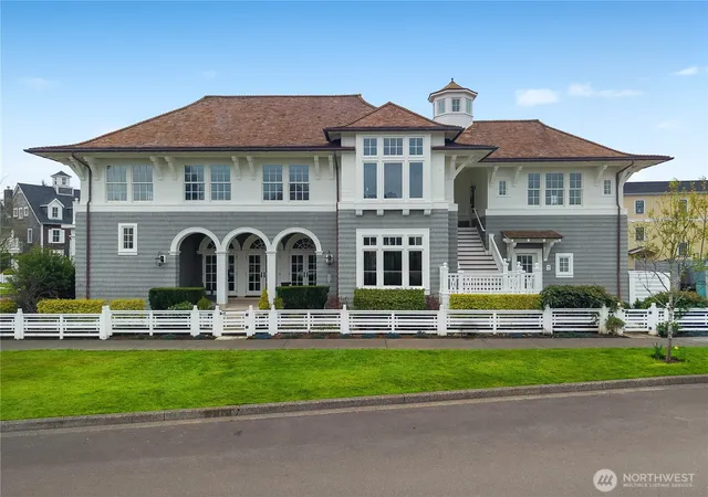 Photo 1 of Single family home for sale at 7 E Myrtle Ln, Pacific Beach, WA 98571 | MLS# NWM2517604 | Listing updated on 2026-09-21