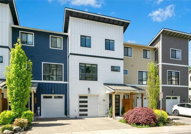 Townhouse for sale at 174 Countryman Dr, Monroe, WA 98272 | MLS# NWM2519027