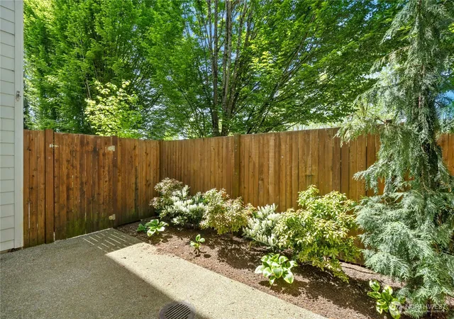 Photo 2 of Townhouse for sale at 174 Countryman Dr, Monroe, WA 98272 | MLS# NWM2519027 | Listing updated on 2026-09-28