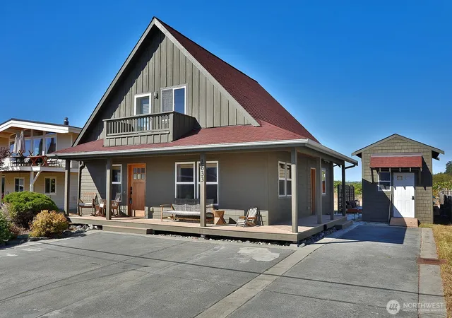 Photo 3 of Single family home for sale at 2633 Sunlight Beach Rd, Clinton, WA 98236 | MLS# NWM2519496 | Listing updated on 2026-09-24