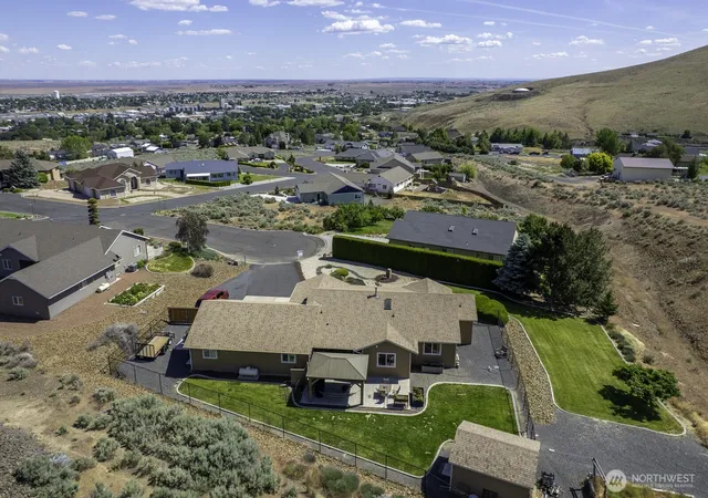 Photo 3 of Single family home for sale at 493 Chrisview Ct W, Ephrata, WA 98823 | MLS# NWM2520094 | Listing updated on 2026-09-30
