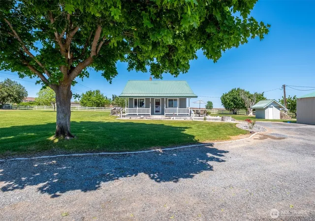 Photo 2 of Single family home for sale at 18253 Rd B Nw, Ephrata, WA 98823 | MLS# NWM2520180 | Listing updated on 2026-09-30