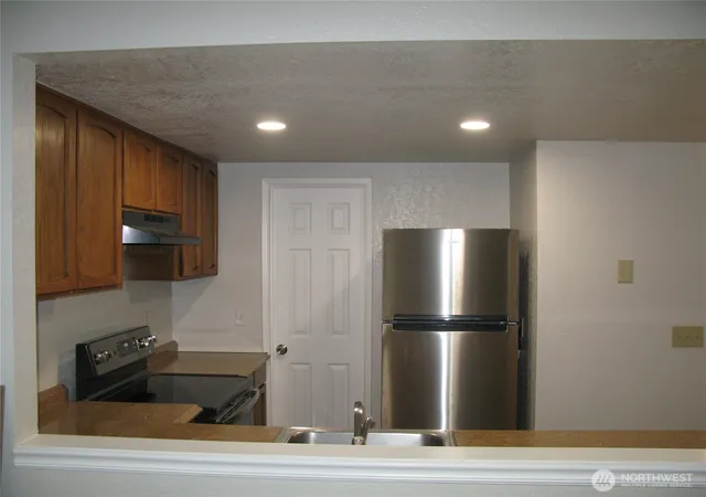 Photo 3 of Sale Pending at 710 10th Street NE #D, Auburn, WA 98002 | MLS# NWM2520323 | Listing updated on 2026-09-18