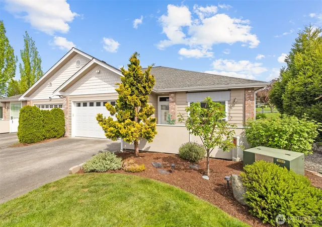 Photo 3 of Townhouse for sale at 433 Big Leaf Ct, Sequim, WA 98382 | MLS# NWM2520514 | Listing updated on 2026-09-17
