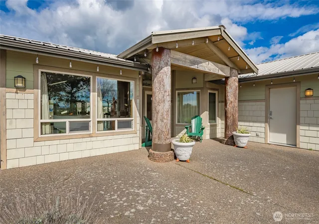Photo 3 of Sale Pending at 5382 Nootka Loop, Blaine, WA 98230 | MLS# NWM2520523 | Listing updated on 2026-09-25