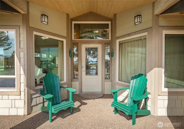 Photo 3 of Sale Pending at 5382 Nootka Loop, Blaine, WA 98230 | MLS# NWM2520523 | Listing updated on 2026-09-25